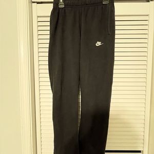 SIZE - S Nike Sportswear Club Fleece Sweatpants